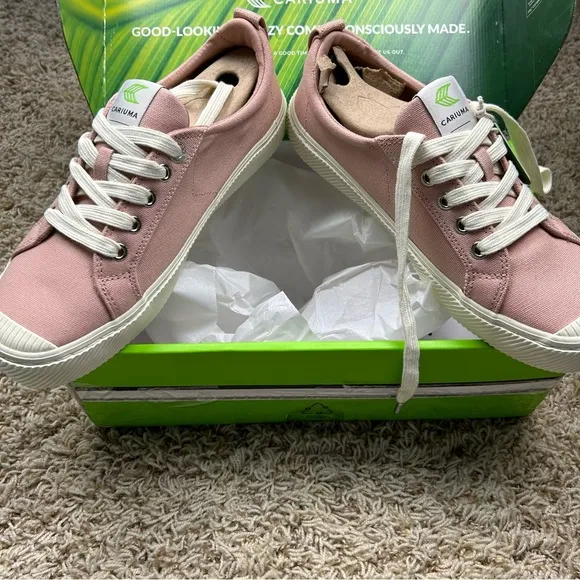 Cariuma - Women's Rose Canvas Shoes - Size 8.5