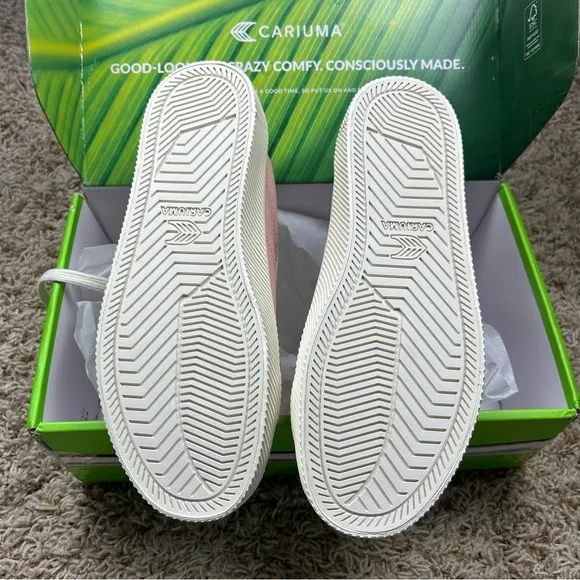 Cariuma - Women's Rose Canvas Shoes - Size 8.5