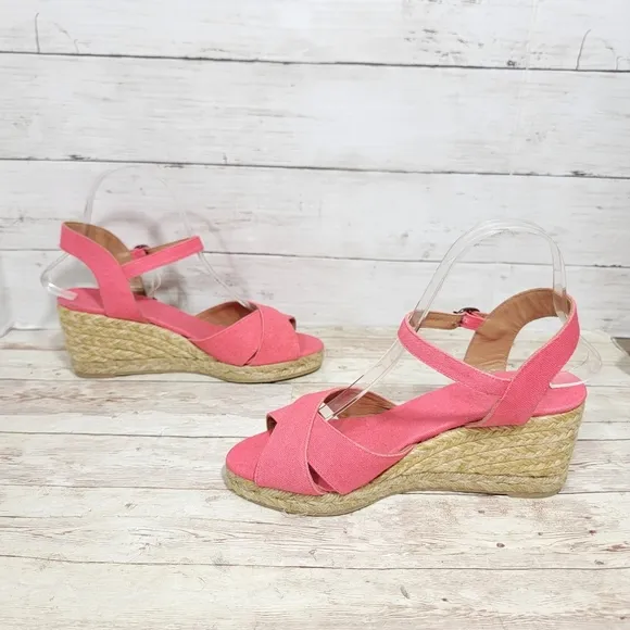 Castaner NWOB pink canvas espadrille wedges