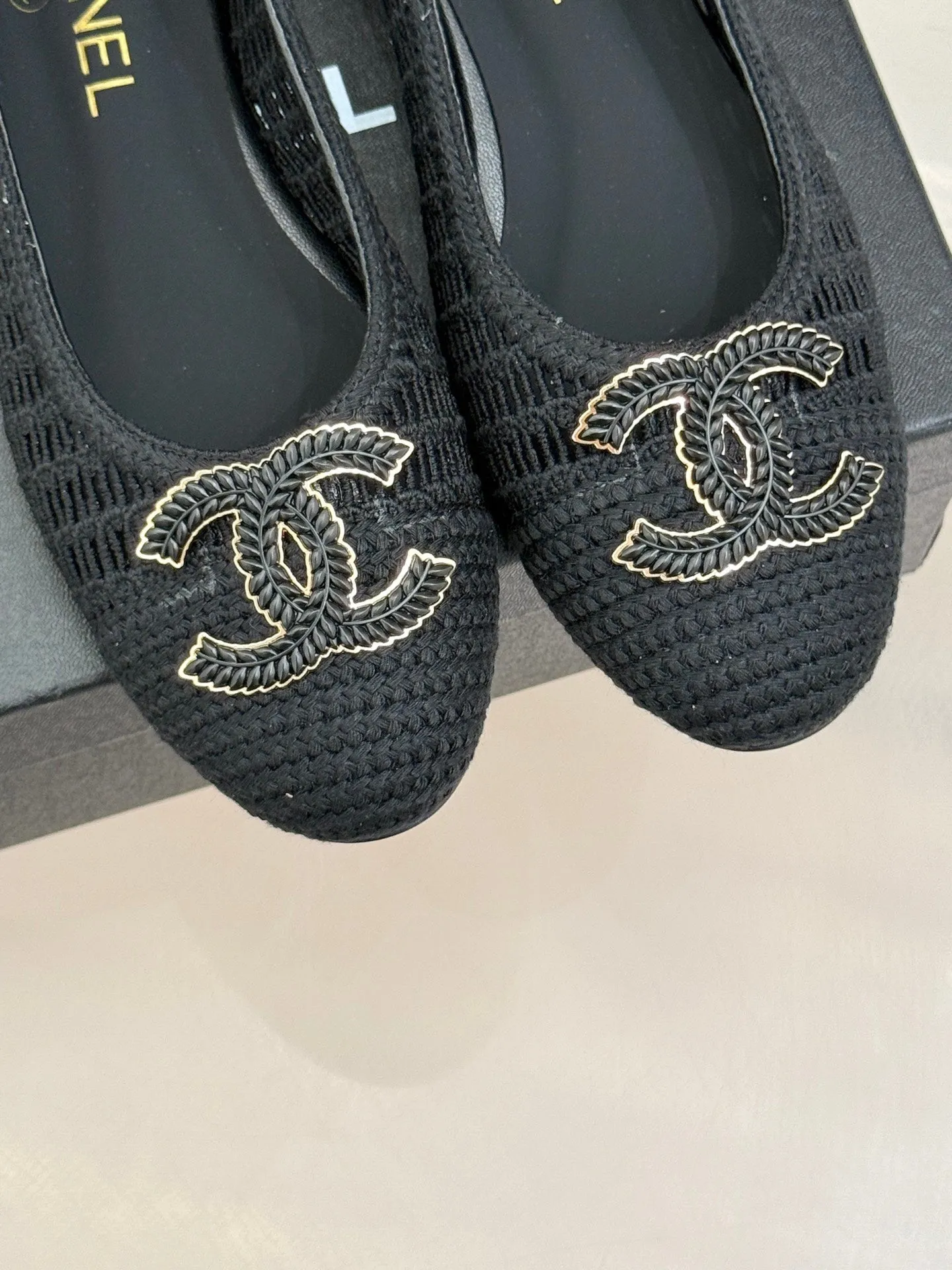 CC 25P Hollow Double C Ballet Flats 15mm Black Raffia 265643