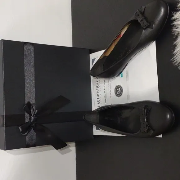 CCO Burberry Black Flats Bow Detail size EU 35