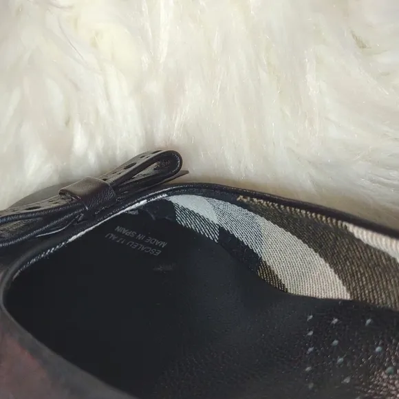 CCO Burberry Black Flats Bow Detail size EU 35