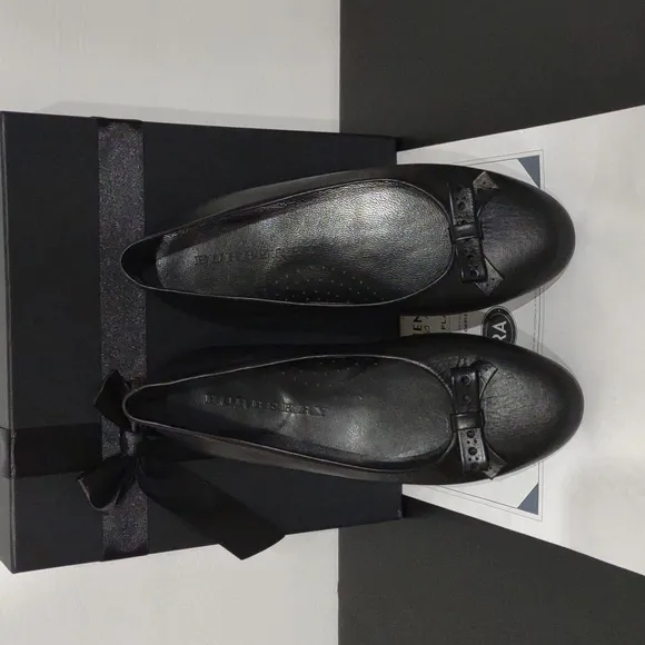 CCO Burberry Black Flats Bow Detail size EU 35
