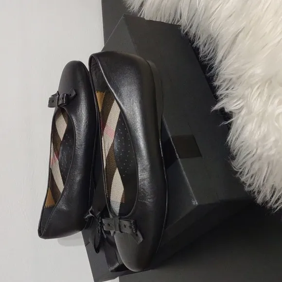 CCO Burberry Black Flats Bow Detail size EU 35