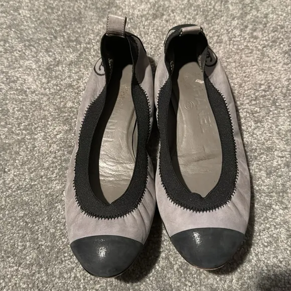 Chanel AUTHENTIC leather and grosgrain ballet flats