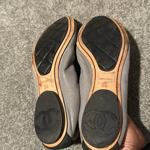 Chanel AUTHENTIC leather and grosgrain ballet flats