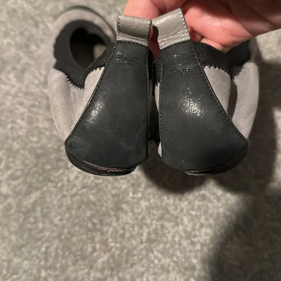 Chanel AUTHENTIC leather and grosgrain ballet flats