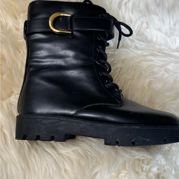 CHARLES &amp; KEITHGabine Lace-Up Ankle Boots for kids size 34/ US 3