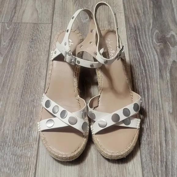 Charles by Charles David Nacho 5 Wedges White with Silver Circles Size 9