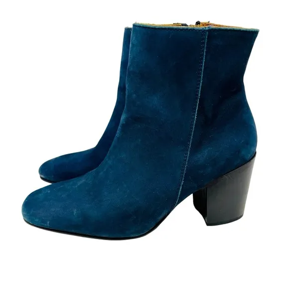 CHARLESTON SHOE CO. Blue Suede Block Heeled Ankle Boots Sz 8 Square Toe Zip