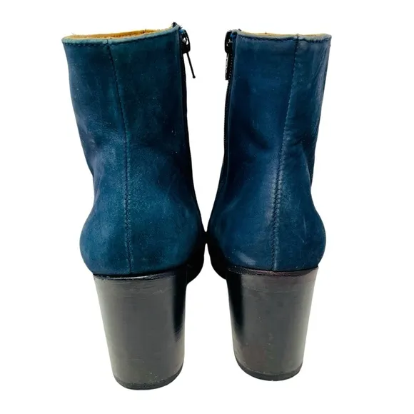 CHARLESTON SHOE CO. Blue Suede Block Heeled Ankle Boots Sz 8 Square Toe Zip