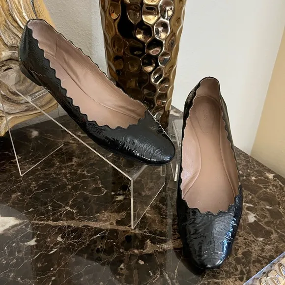 Chloe Lauren Scalloped Black Leather Ballet Flats. Size 39/9