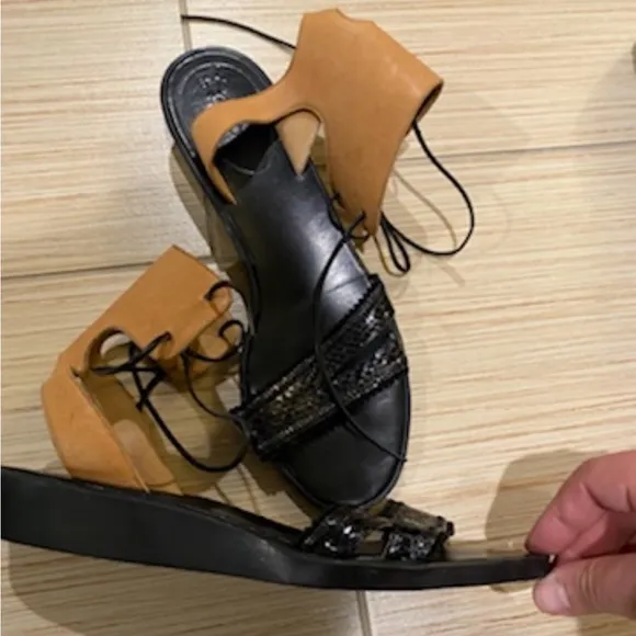 Chloe Leather Top Flats