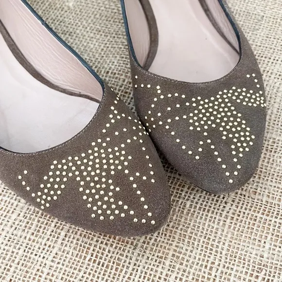 Chloe Suzanna Suede Studded Flats Size 8 Wimen’s