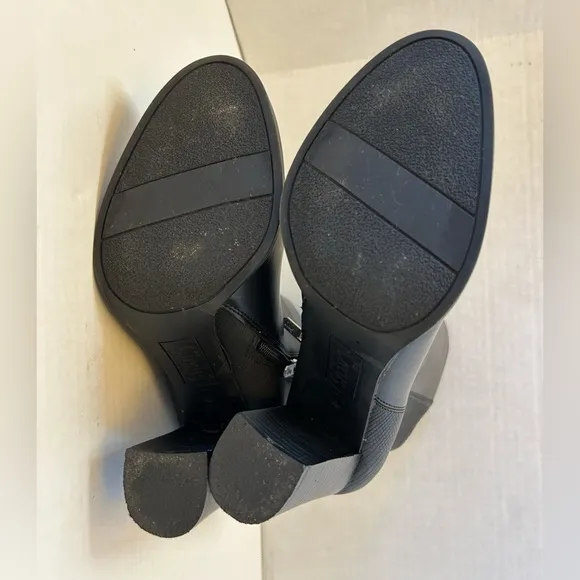 Circus by Sam Edelman black heeled boots with side zippers Sz-8. J