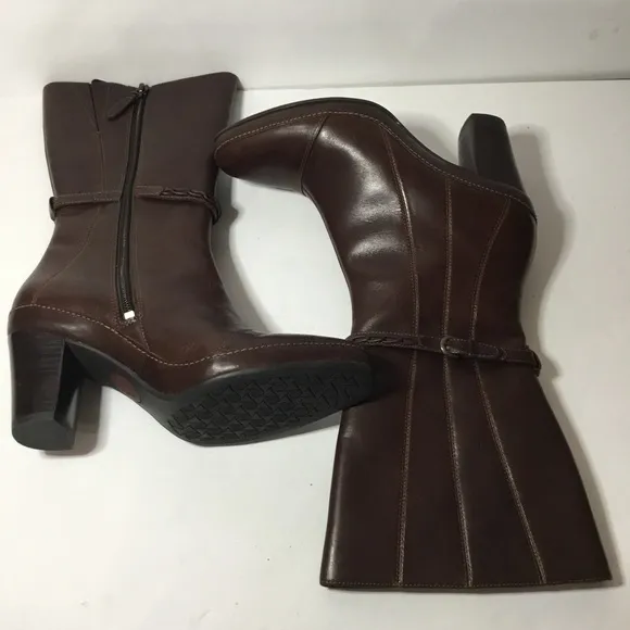 Clarks Artisan Women’s Brown Leather Heeled Boots With Floral Lining Size 6 NWOB