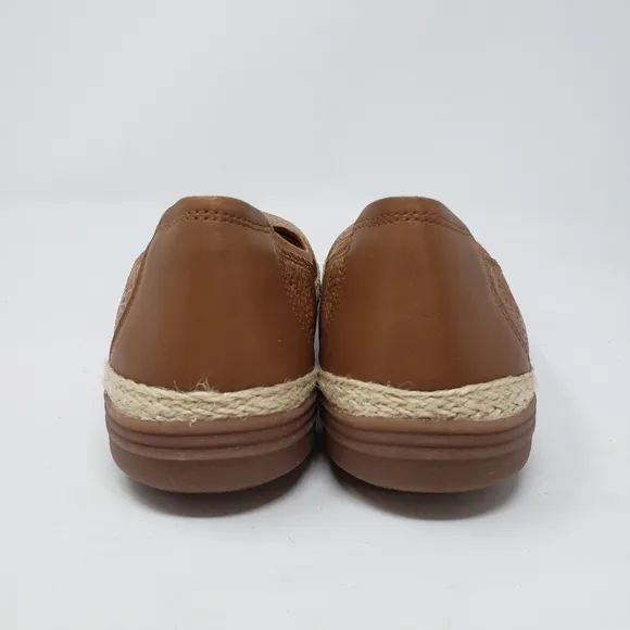 Clark's Elaina Rae boat loafer flat tan leather shoes size 8.5 NEW