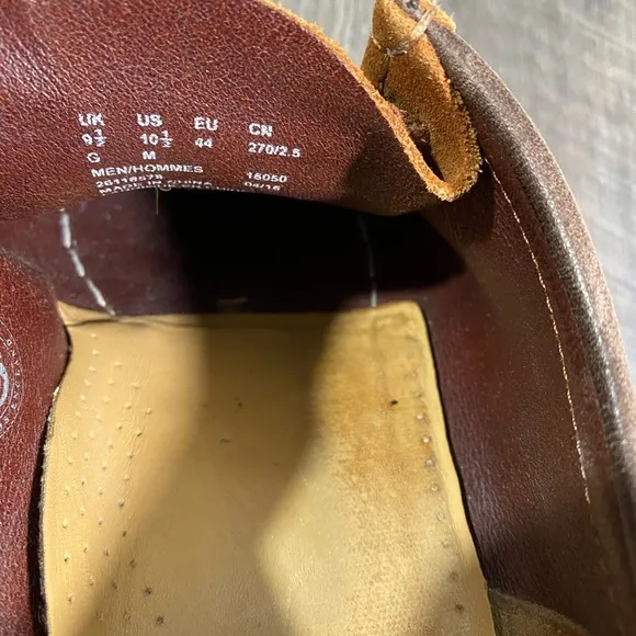 CLARKS Originals Mens Wallabees Moccasins
