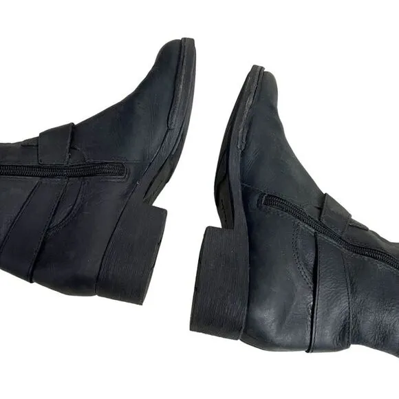 CLARKS Royal Derby Black Leather Boots Low Hell Riding Womens Size 7.5