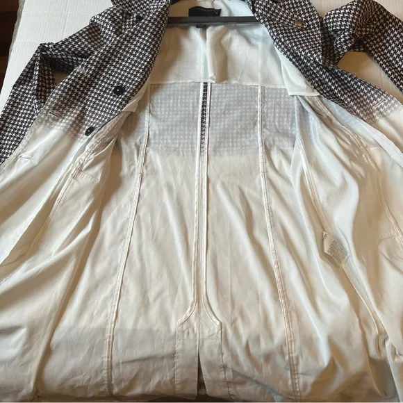 Class Roberto Cavalli Sz 46/10-12 Raincoat White Gray Italy/missing Button