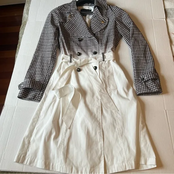 Class Roberto Cavalli Sz 46/10-12 Raincoat White Gray Italy/missing Button