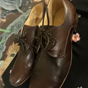 Classic Brown Leather Men's Shoes Bed Stu