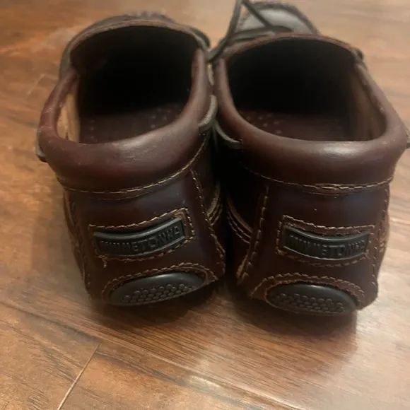 Classic Minnetonka Driving Mocassin-NWOT Men’s-size 8 and Women’s size 10