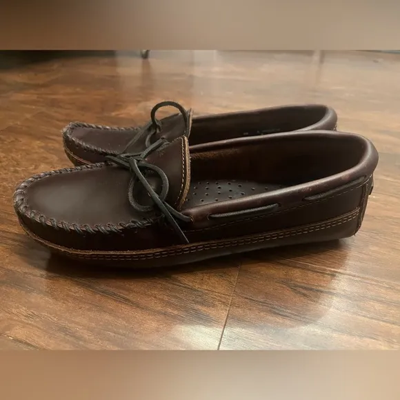 Classic Minnetonka Driving Mocassin-NWOT Men’s-size 8 and Women’s size 10