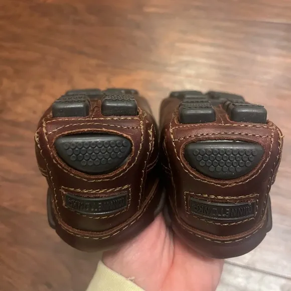 Classic Minnetonka Driving Mocassin-NWOT Men’s-size 8 and Women’s size 10