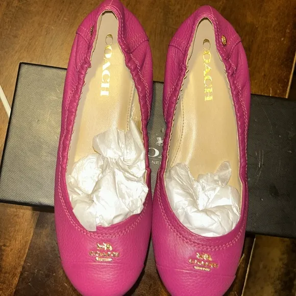 Coach Camilla Fuschia Leather Flats Size 6.5 B