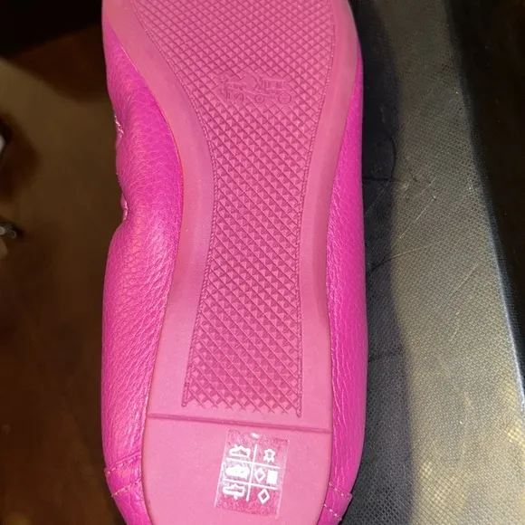 Coach Camilla Fuschia Leather Flats Size 6.5 B