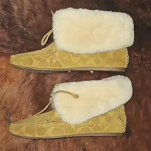 Coach Cathee moccasins boots 100% suede leather sherpa lining sz 8.5 camel color