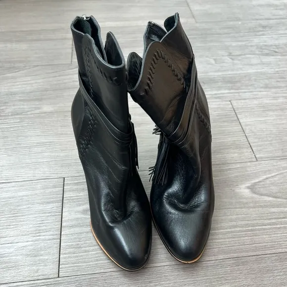 Coach Jessie Silky Black Nappa Heeled Booties Tassel Size 7