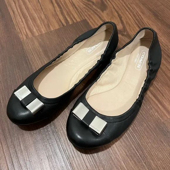 Coach Leather Bow Flats in Black Leather &amp; PatentSize 6B