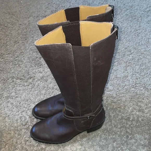 Coach Pencey brown leather zip back heeled boots