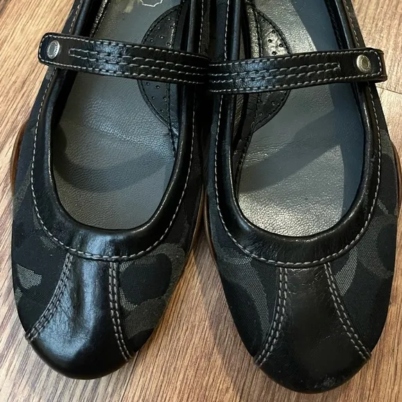Coach Women's Black Signature Logo Mary Jane Shoes Leather and Canvas Joy Size 5