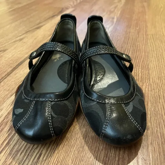 Coach Women's Black Signature Logo Mary Jane Shoes Leather and Canvas Joy Size 5