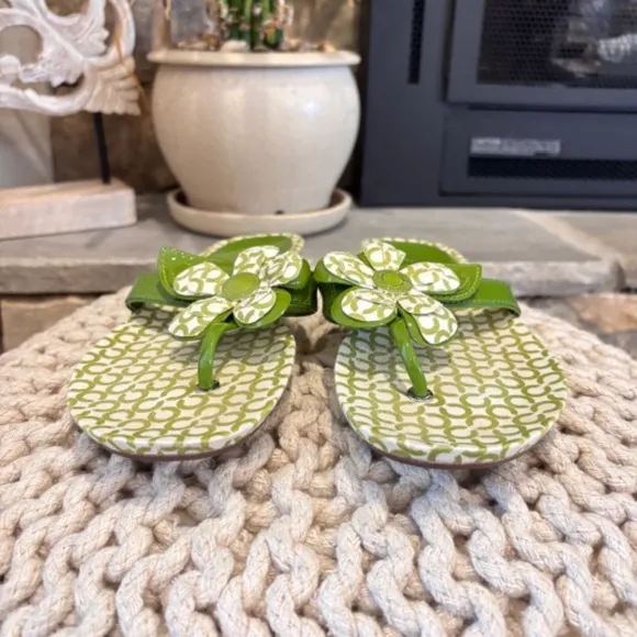 Coach Women's Patty Flower Green Flats Sandals Leather SZ 9B