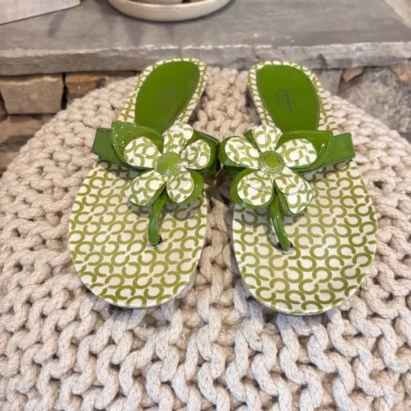 Coach Women's Patty Flower Green Flats Sandals Leather SZ 9B