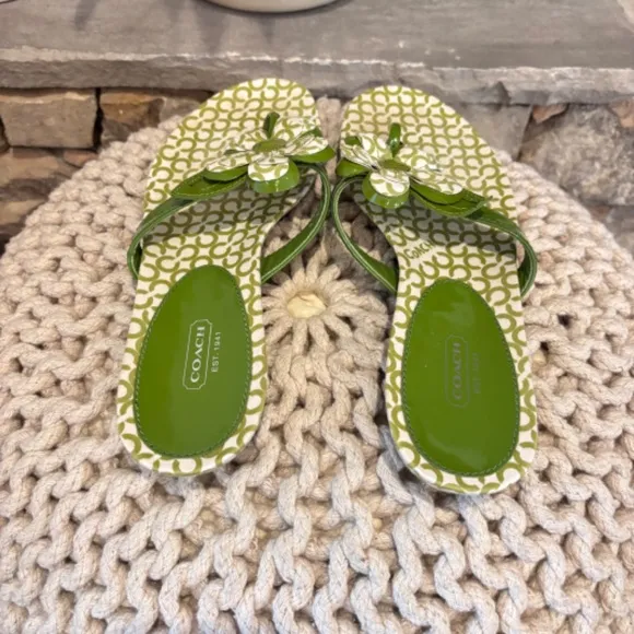 Coach Women's Patty Flower Green Flats Sandals Leather SZ 9B