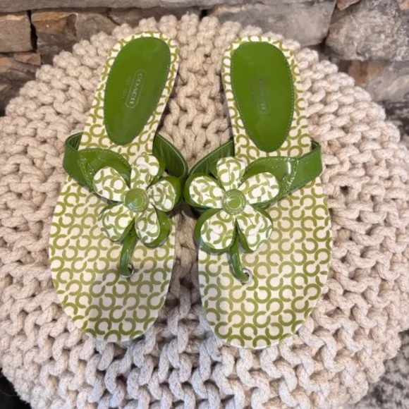 Coach Women's Patty Flower Green Flats Sandals Leather SZ 9B