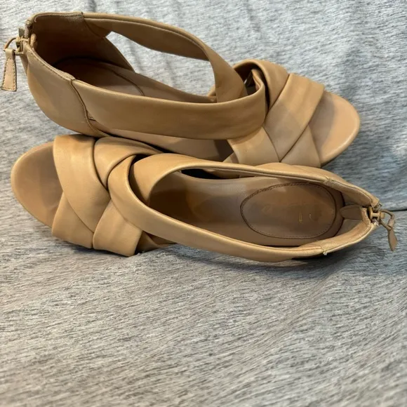 COLE HAAN AND NIKE Espadrille Wedges, Tan Leather, Heel Zip, Size 9.5, EUC