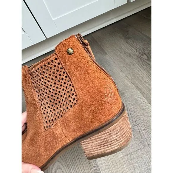 Cole Haan Val Genuine Suede Leather Heeled Ankle Boots Booties 6.5 British Tan