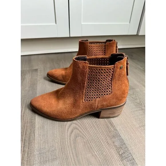 Cole Haan Val Genuine Suede Leather Heeled Ankle Boots Booties 6.5 British Tan