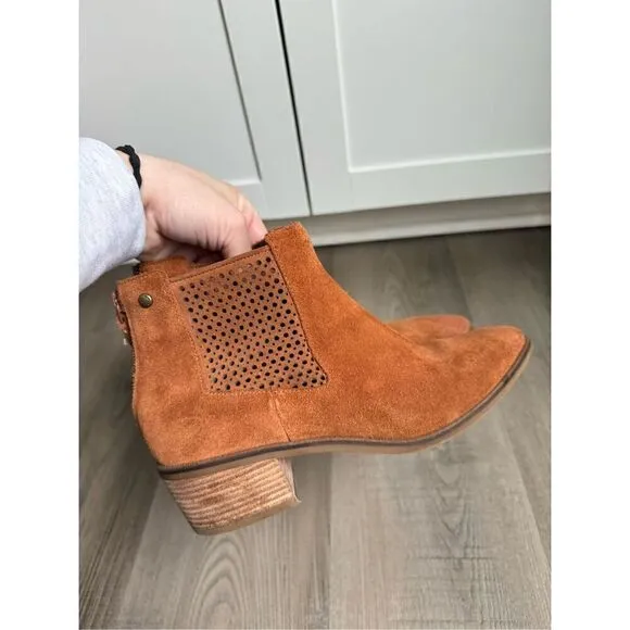 Cole Haan Val Genuine Suede Leather Heeled Ankle Boots Booties 6.5 British Tan