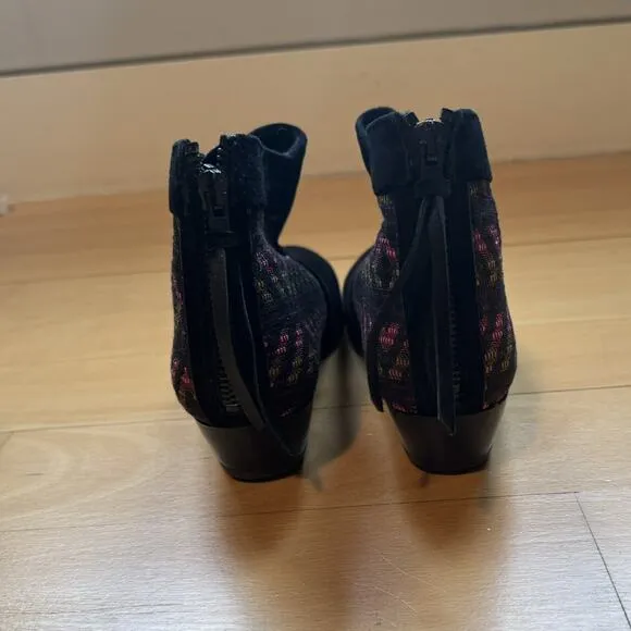 Comptoir des Cotonniers Suede Embroidered Ankle boots Size 38