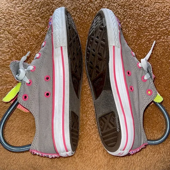 CONVERSE CHUCK TAYLOR DOUBLE TONGUE CUSTOMIZED GIRL’S SNEAKERS.. SIZE 3