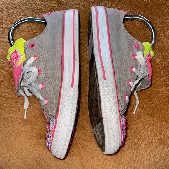 CONVERSE CHUCK TAYLOR DOUBLE TONGUE CUSTOMIZED GIRL’S SNEAKERS.. SIZE 3