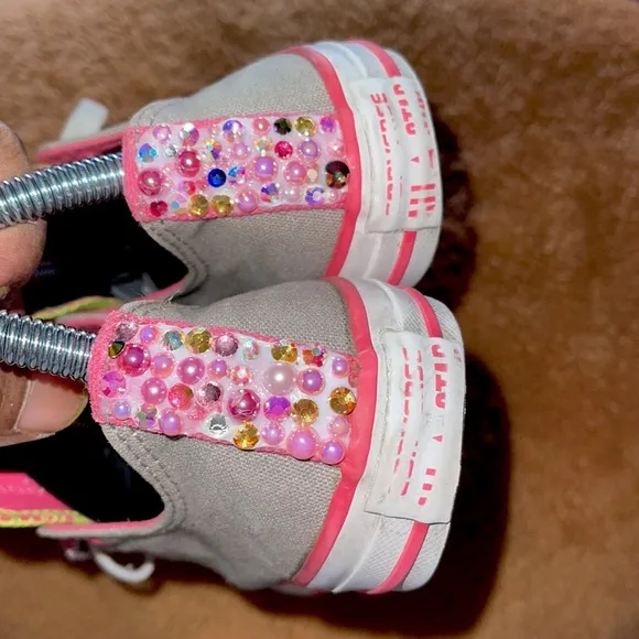 CONVERSE CHUCK TAYLOR DOUBLE TONGUE CUSTOMIZED GIRL’S SNEAKERS.. SIZE 3