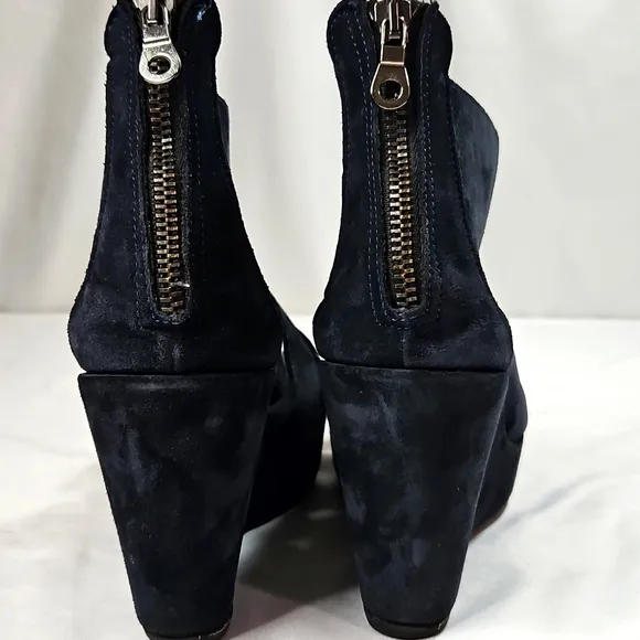 Cordani Womens Italian Blue Suede Wedge Sandals Size 10 (40)